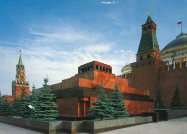 Мавзолей Ленина: история, тайны, архитектура и обзор коммунистической усыпальницы