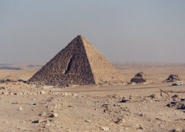 Пирамида Микерина в Египте: история, особенности строительства, описание