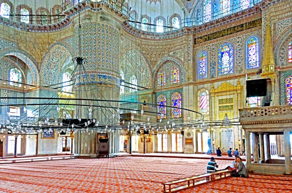 Площадь Султанахмет: история и обзор достопримечательностей и мечетей