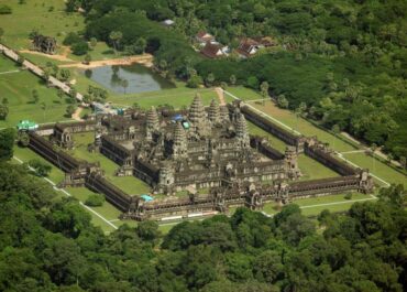 Что скрывает Ангкор Ват: история и современность города-храма в Камбодже