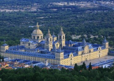 Эскориал: история и обзор древнего дворца-монастыря в Испании