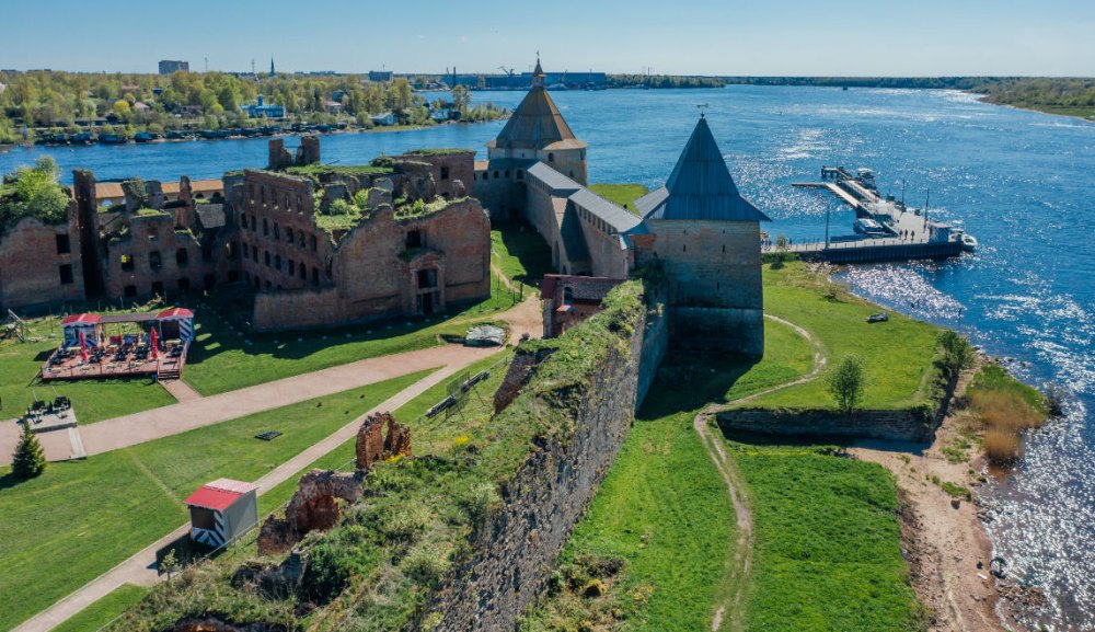 Шлиссельбургская крепость под Санкт-Петербургом: история и обзор древнего Орешка