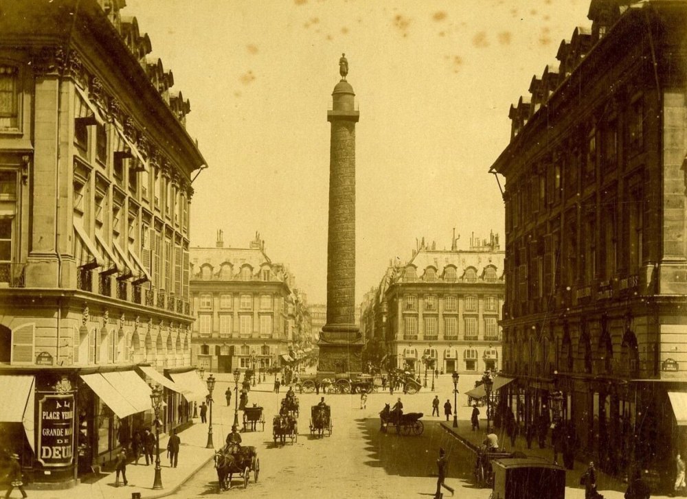 Вандомская площадь в Париже: история образования и обзор строений