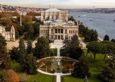 Дворец Долмабахче: история и описание роскошной резиденции турецких султанов