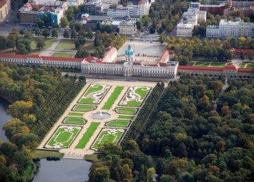 Дворец Шарлоттенбург: история и описание резиденции прусских и германских монархов