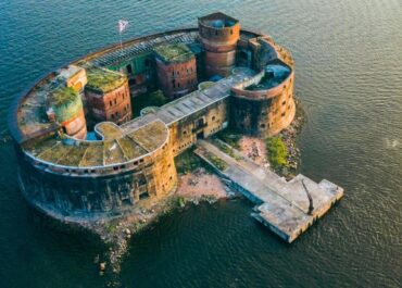 Кронштадтская крепость: история основания и обзор сооружений Кронштадта
