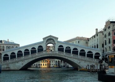 Мост Риальто в Венеции: архитектура и конструктивные особенности