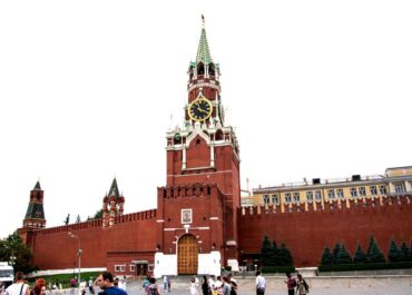Спасская башня Московского Кремля и ее знаменитые куранты: история и особенности